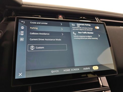Certified 2026 Land Rover Range Rover Velar Dynamic SE AWD/4WD image 32