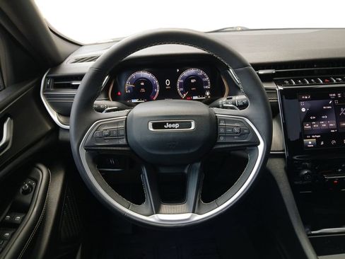 Used 2024 Jeep Grand Cherokee Altitude AWD/4WD image 21