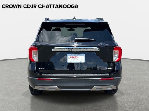 Used 2022 Ford Explorer XLT w/ Equipment Group 202A AWD/4WD image 5