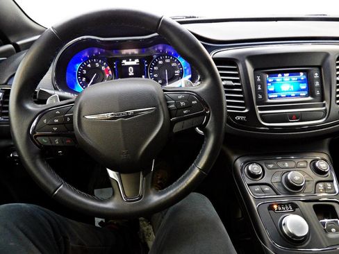 Used 2016 Chrysler 200 S image 17