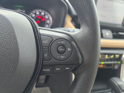 Used 2021 Toyota RAV4 XLE image 24