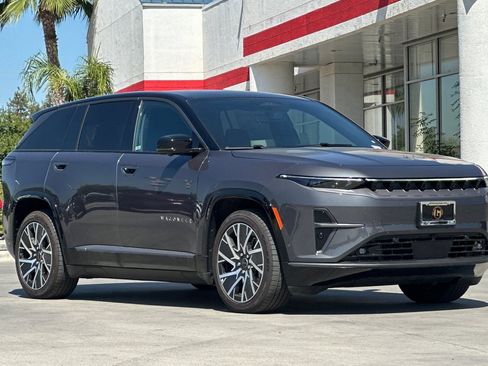 New 2025 Jeep Wagoneer S Limited AWD/4WD image 9