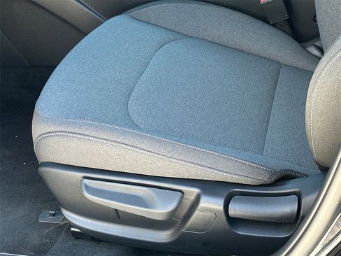 New 2025 Kia K4 LX image 13