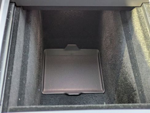 Used 2025 Tesla Model Y Long Range image 27