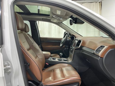 Used 2015 Jeep Grand Cherokee Summit w/ Platinum Series Group AWD/4WD image 30