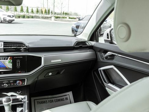 Used 2024 Audi Q3 2.0T Premium image 15