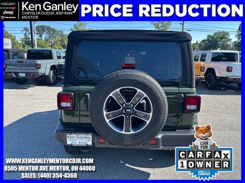 Used 2023 Jeep Wrangler Unlimited Sahara w/ Cold Weather Group AWD/4WD image 9