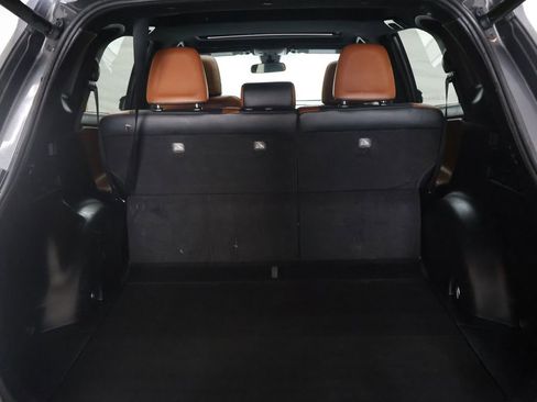 Used 2017 Toyota RAV4 SE image 14