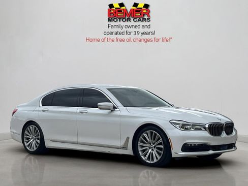 Used 2016 BMW 750i RWD image 7