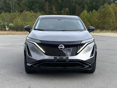 Used 2023 Nissan Ariya AWD image 2