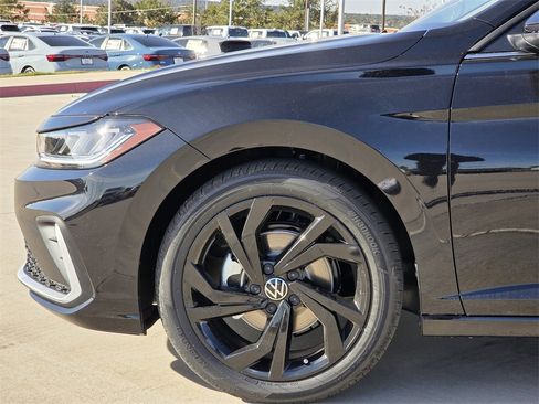 New 2026 Volkswagen Jetta SE image 5