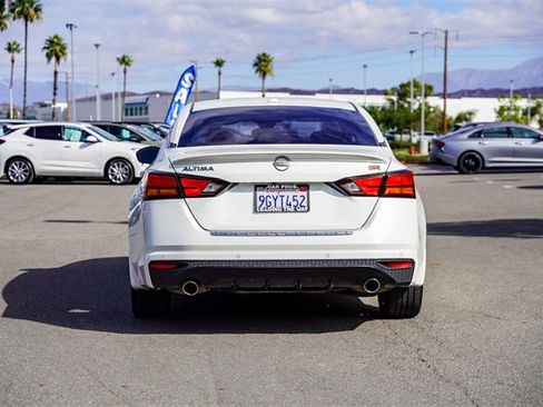 Used 2023 Nissan Altima 2.5 SR w/ SR Premium Package image 6