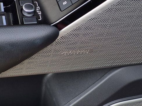 Used 2020 Land Rover Range Rover Velar R-Dynamic S image 15