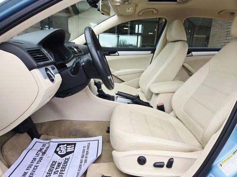 Used 2012 Volkswagen Passat 2.5 SE image 16