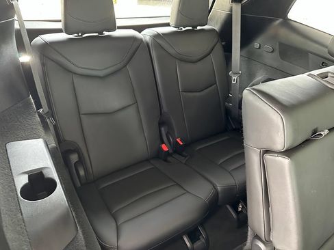 Used 2022 Cadillac XT6 Premium Luxury FWD image 33