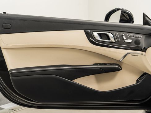 Used 2013 Mercedes-Benz SL 550 image 39