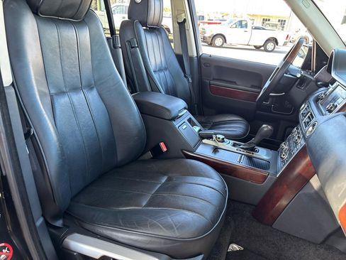 Used 2010 Land Rover Range Rover HSE image 21