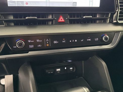 Used 2025 Kia Sportage SX image 30