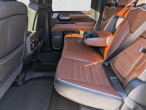 Used 2025 GMC Sierra 3500 Denali Ultimate image 19