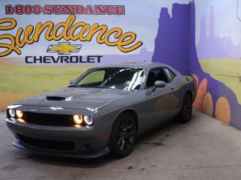 Used 2019 Dodge Challenger R/T w/ Blacktop Package image 2