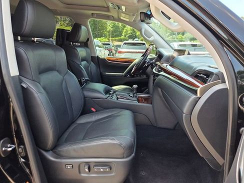 Used 2017 Lexus LX 570 4WD w/ Luxury Package image 23