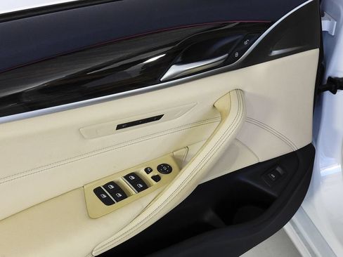 Used 2023 BMW 530i RWD image 12