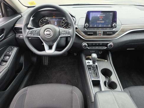 Certified 2025 Nissan Altima 2.5 SV FWD image 14