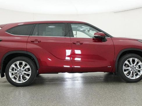New 2026 Toyota Highlander Limited image 12