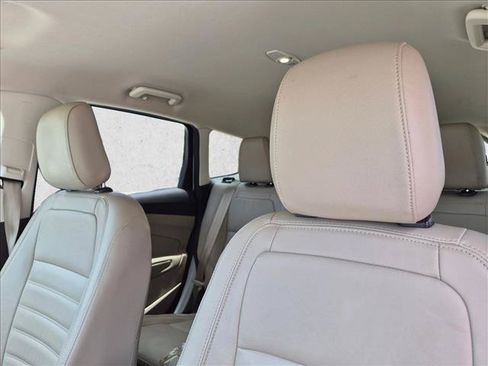 Used 2018 Ford Escape SEL w/ Ford Safe & Smart Package FWD image 12