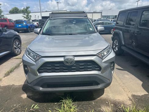 Used 2020 Toyota RAV4 XLE w/ Convenience Package AWD/4WD image 6