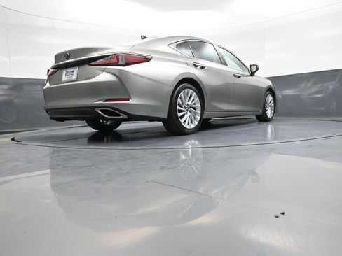 Used 2019 Lexus ES 350 w/ Accessory Package 2 FWD image 30