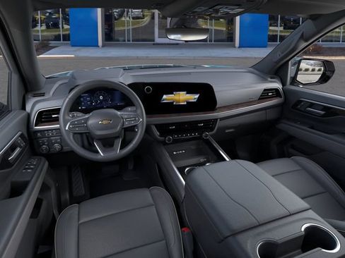 New 2026 Chevrolet Suburban Premier AWD/4WD image 15