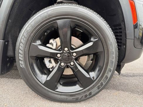 Used 2022 Jeep Grand Cherokee Altitude image 12