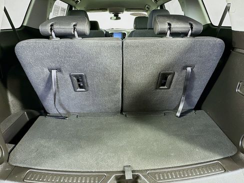 Used 2023 GMC Acadia SLE w/ Driver Convenience Package image 34