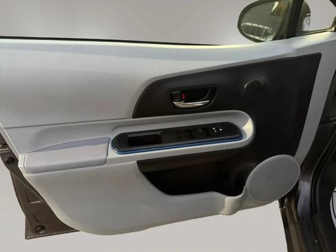 Used 2012 Toyota Prius C Three FWD image 9