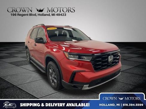 Certified 2025 Honda Pilot TrailSport image 1
