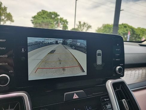 Used 2022 Kia Sorento S FWD image 32