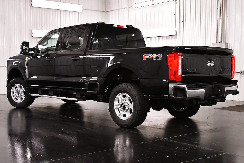 New 2027 Ford F250 XLT w/ FX4 Off-Road Package AWD/4WD image 5