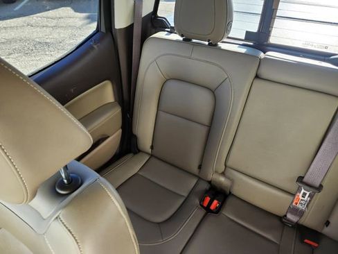 Used 2019 GMC Canyon SLT w/ Driver Alert Package image 16