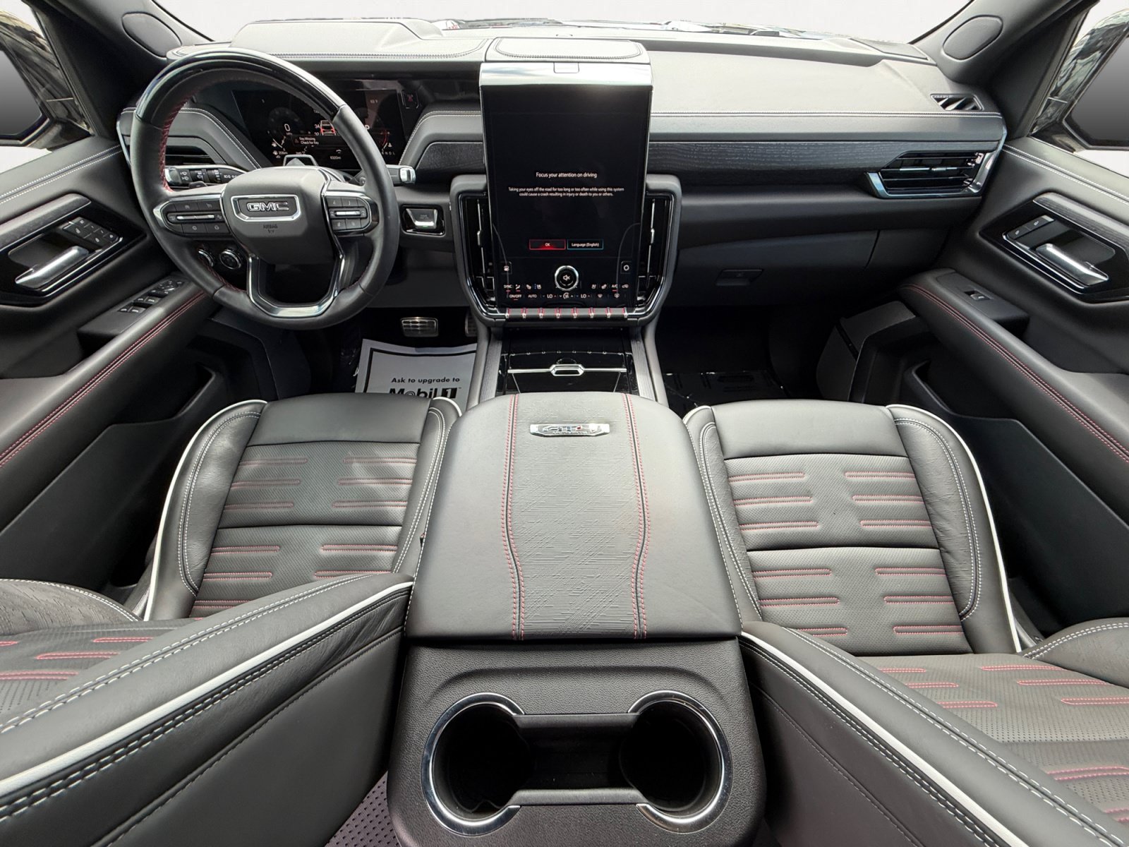 Used 2025 GMC Yukon AT4 Ultimate AWD/4WD image 2