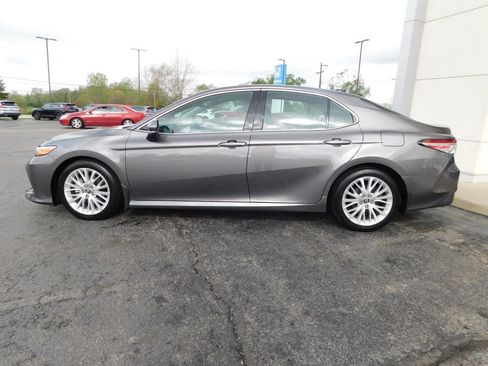 Used 2018 Toyota Camry XLE w/ Audio Package FWD image 6