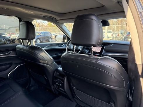 Certified 2022 Jeep Grand Cherokee Limited image 25