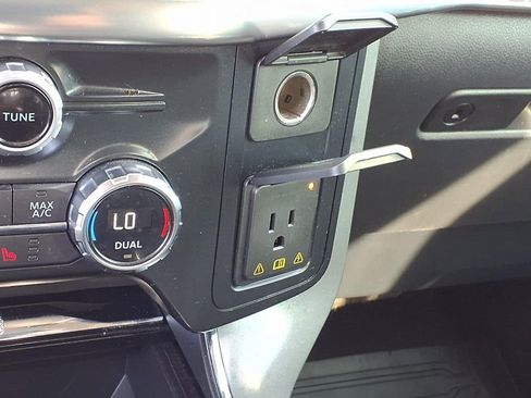 Used 2021 Ford F150 Lariat w/ Equipment Group 502A High image 16