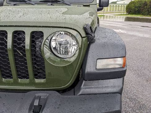 Used 2024 Jeep Wrangler Sport AWD/4WD image 9