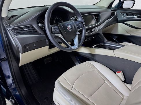 Used 2024 Buick Enclave Essence image 7