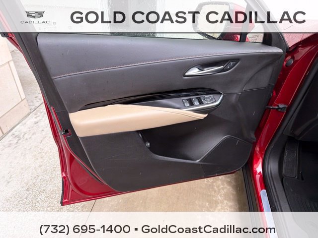 Used 2024 Cadillac XT4 Luxury w/ Cold Weather Package AWD/4WD image 17