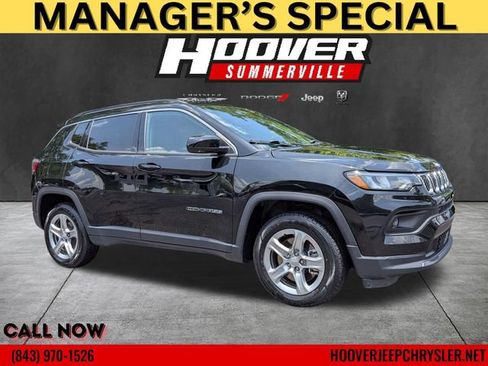 Used 2024 Jeep Compass Latitude AWD/4WD image 1