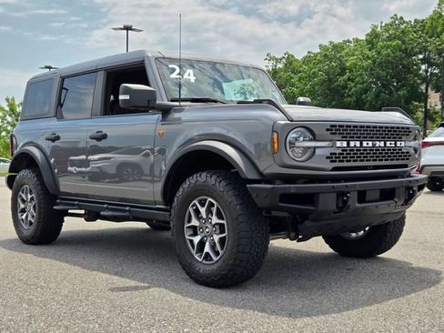 Used 2024 Ford Bronco Badlands AWD/4WD image 7
