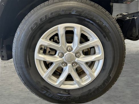 Used 2023 Jeep Gladiator Sport image 21