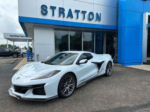 Used 2023 Chevrolet Corvette Z06 RWD image 1